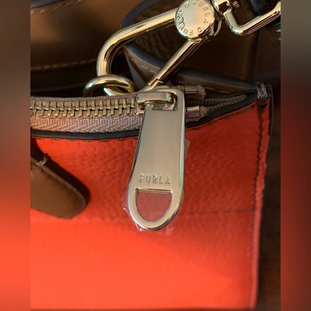 Furla NWOT $458.00 MSRP Small Afrodite Convertible Tote Bag - Picture 12 of 13
